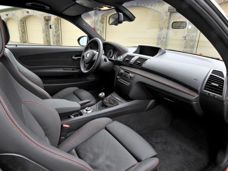  BMW 1-Series M Coupe 2011 года  (фото 75 из 76)